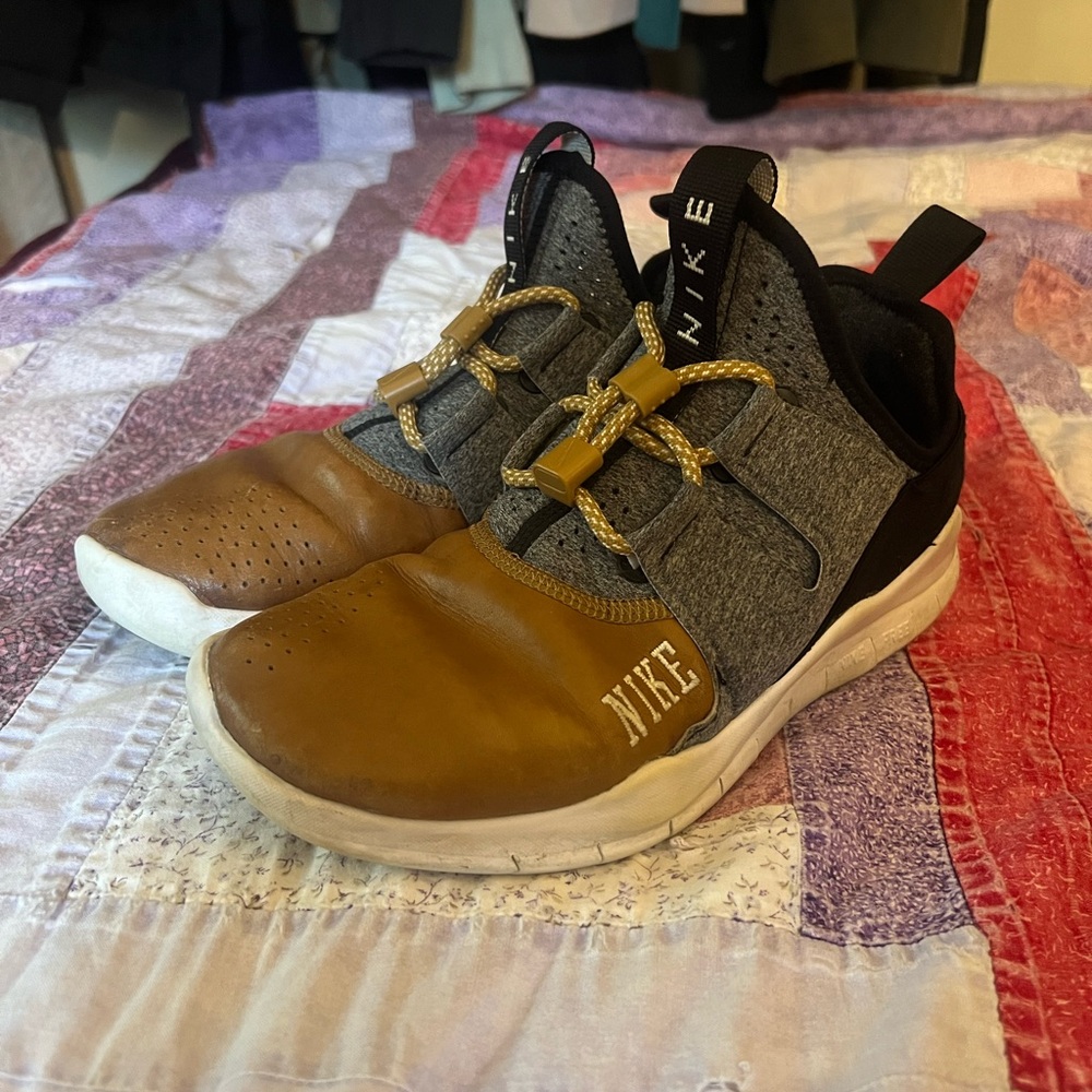 Nike Free RN Motion/Commuter Leather Toe women’s size 8.5